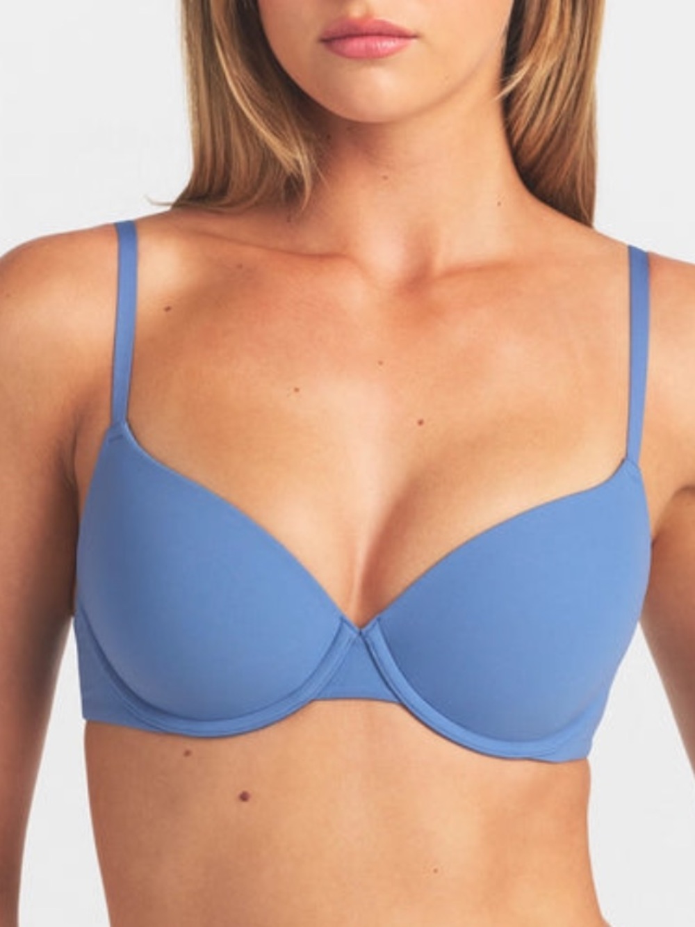 SKIMS Fits Everybody T-Shirt Bra in color Arctic Size 32C